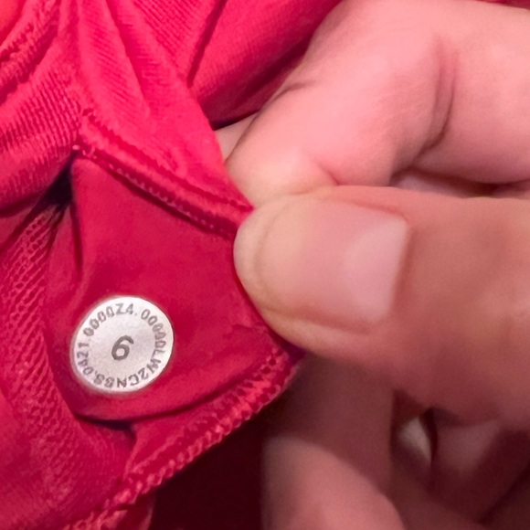 Lululemon High neck longline bra with removable pads. Excellent condition - Picture 3 of 3